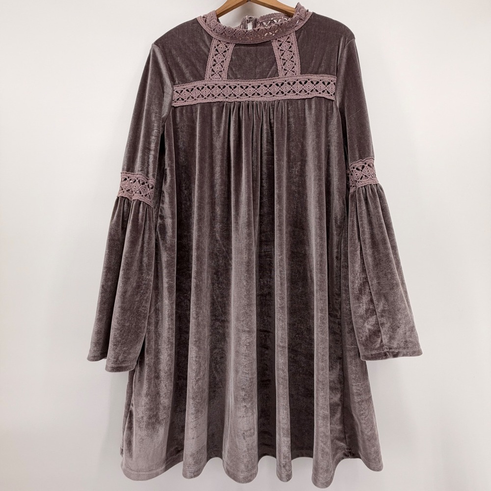 Easel Los Angeles Mauve Velvet Crochet Lace Bell Sleeve Boho Dress Romantic L